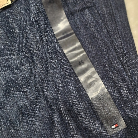 Tommy Hilfiger Boyfriend Mid‑Rise Easy Fit Bootcut Jeans w/ Stretch Blue Wash 4 - Picture 10 of 15